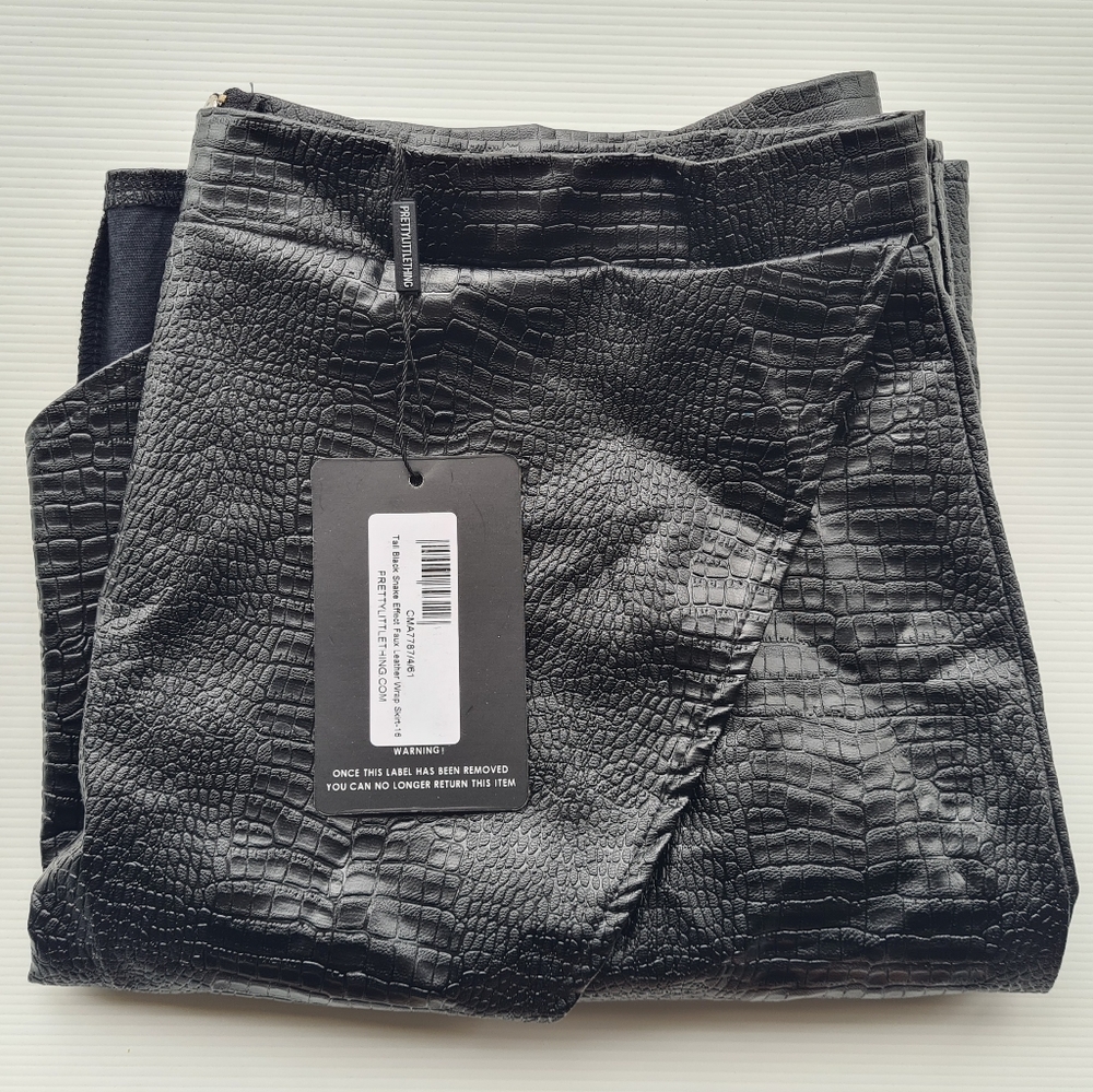 Pretty Little Things Black Leather Look Wrap skirt size 16 Rrp $45 - Picture 4 of 4